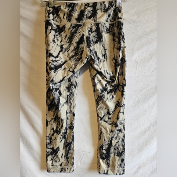 Lululemon Wunder Under Crop Full on Luxtreme - Picture 2 of 9